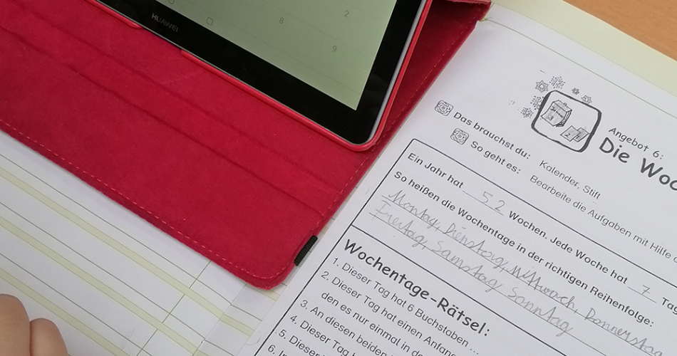 Analoges Arbeitsblatt und iPad
