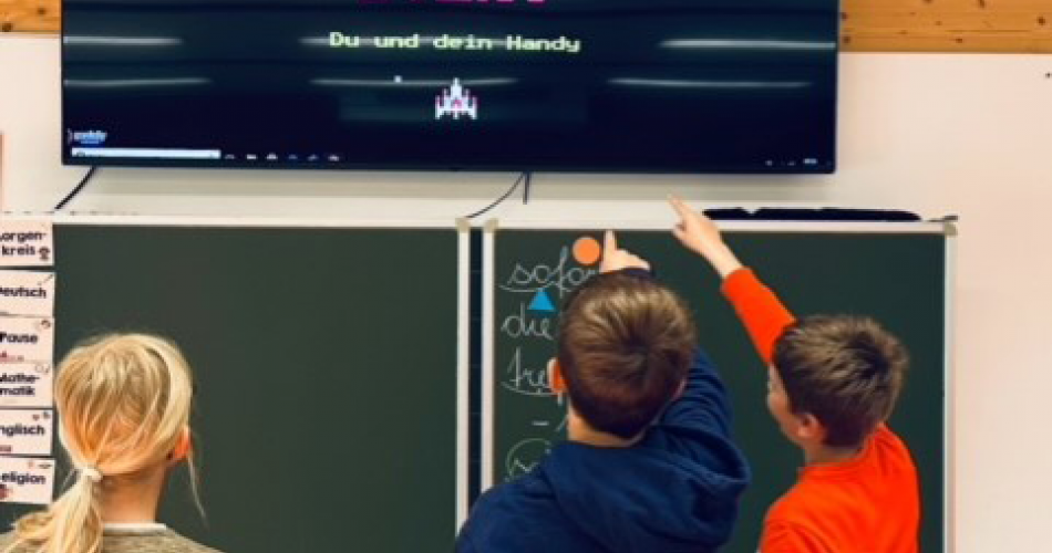 Schüler:innen bei einer Safer Internet Fortbildung